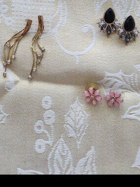 Vintage earrings - bag 2